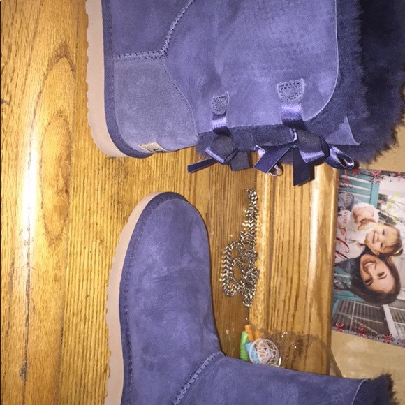 Uggs - Picture 3 of 5